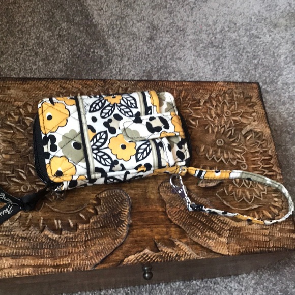 VERA BRADLEY wristlet - Picture 1 of 6